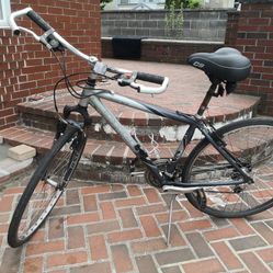 Bicycle Trek, frame 21",  28" Wheels, shimano Alivio