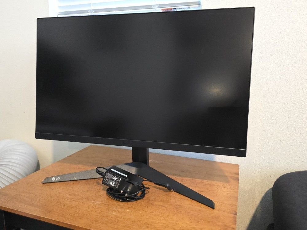 LG 24" Gaming monitor 180Hz Refresh Rate