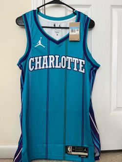 New Charlotte Hornets Jersey Men’s Medium