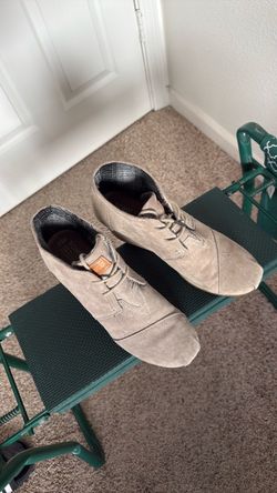 TOMS women’s boots