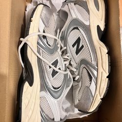 New balance shoes