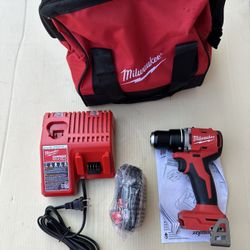 Milwaukee M18 18V Brushless Cordless 1/2″ Compact Drill/Driver Kit – Includes Battery & Charger 