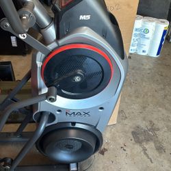 Bow flex M5 Max Trainer