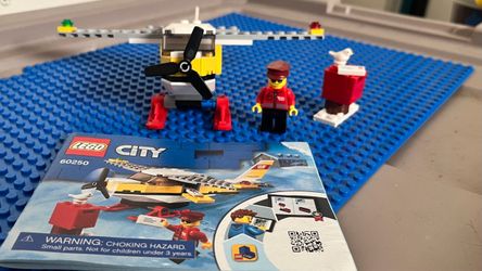 Lego plane set