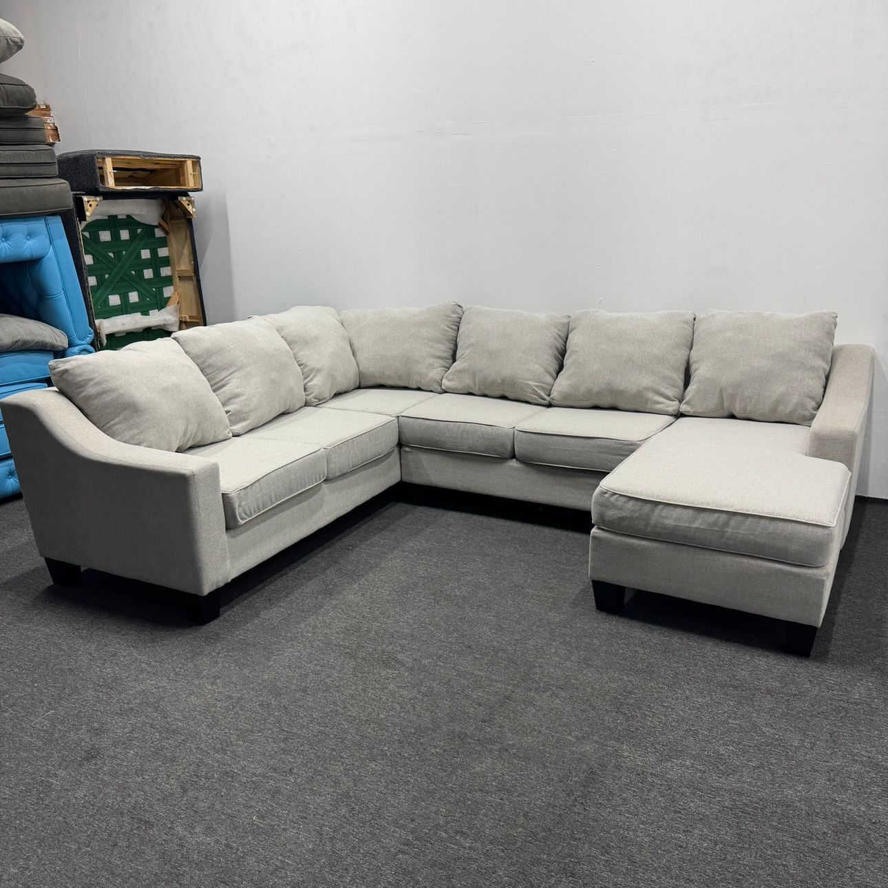 Light Gray Sectional Couch - Good As New ❗️Half Priced❗️- Can Deliver