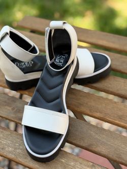 Franco Sarto Platform Sandals – Women’s Size 8 – Like New