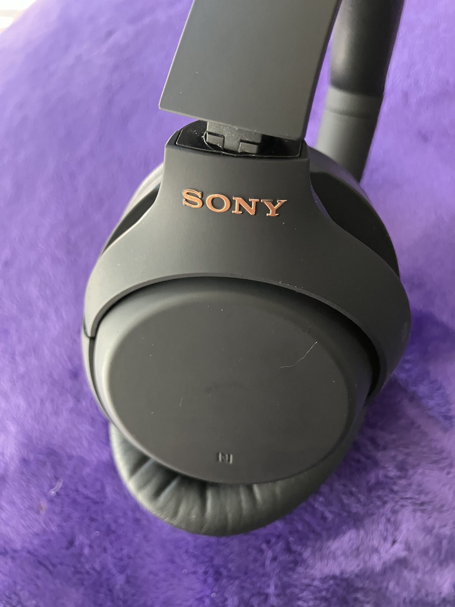 Active Noise-Cancellation Headphones