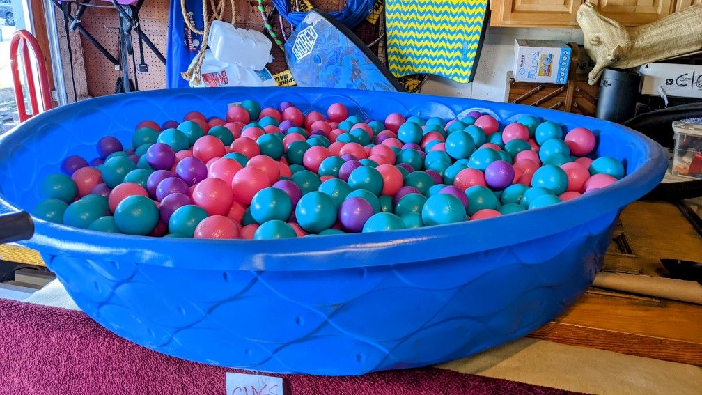 Huge Ball Pit in Kiddie Pool