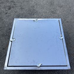 Access doors for round duct