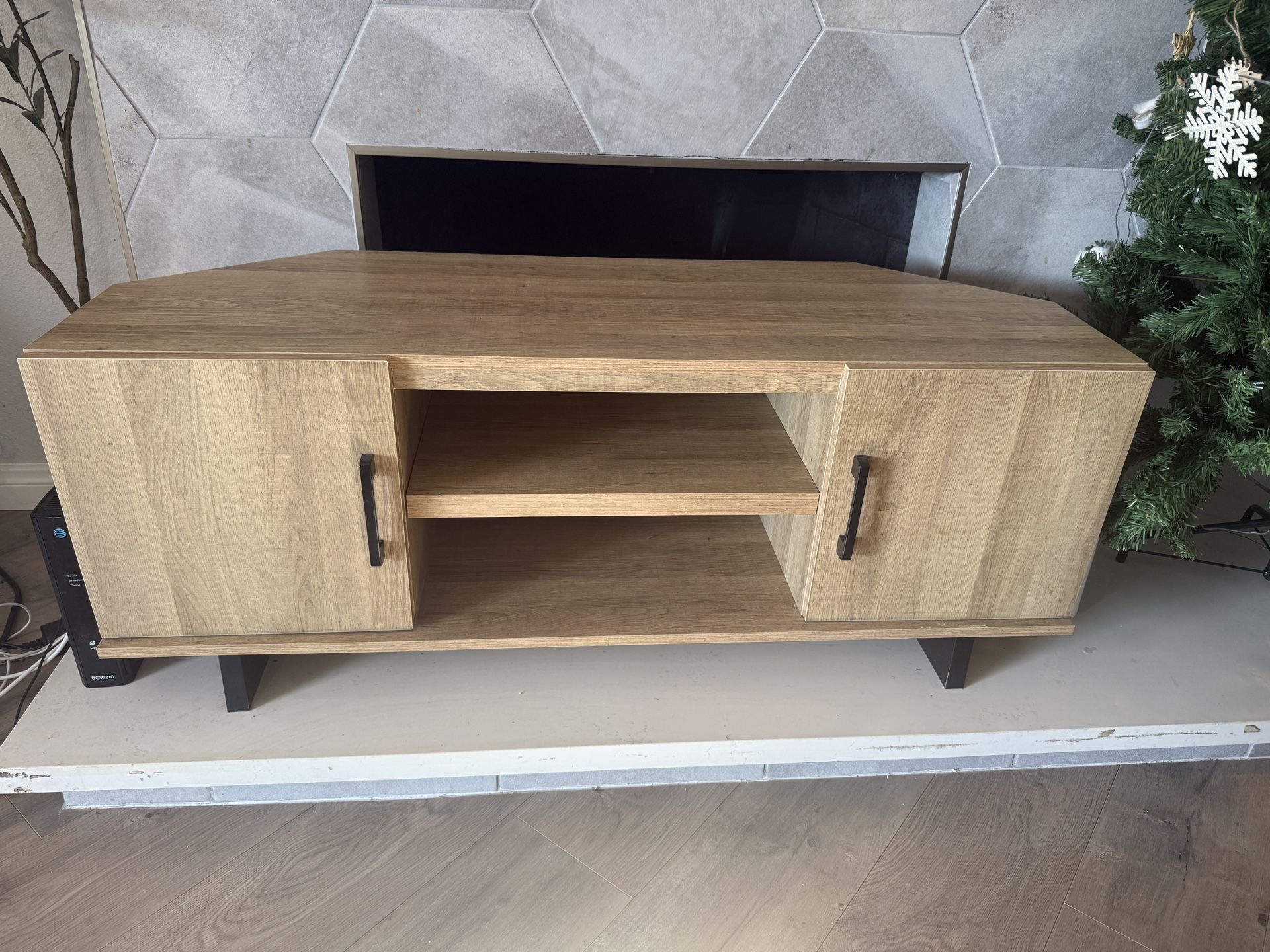 Corner TV Stand Shelf