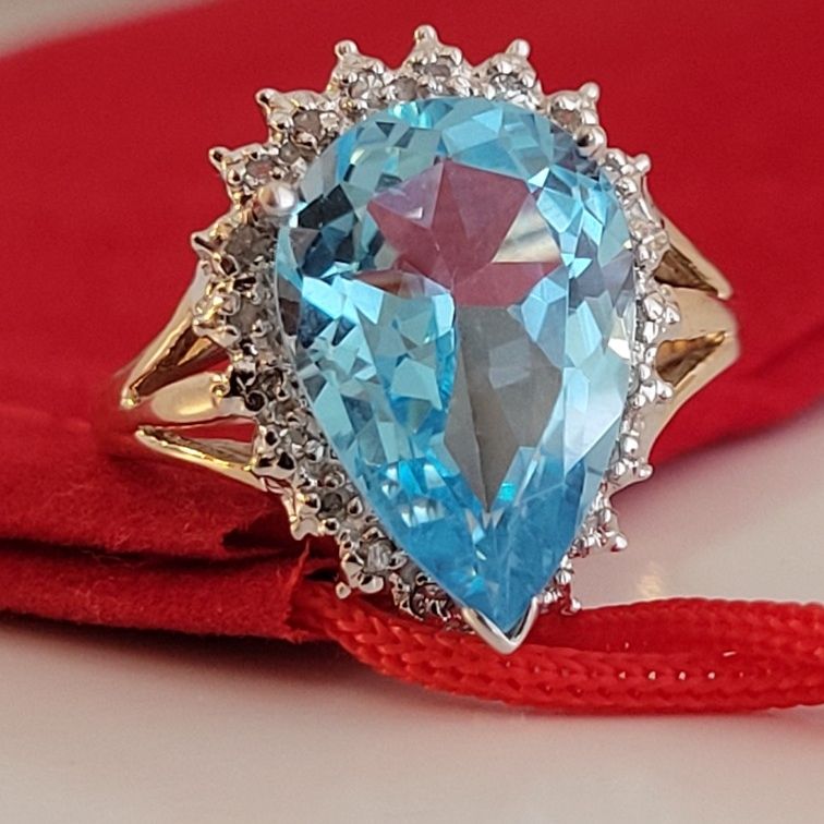 ❤️10k Size 8 Gorgeous Solid Yellow Gold Blue Topaz and Genuine Diamonds Ring!/ Anillo de Oro con Blue Topaz y Diamantes!👌🎁Post Tags: 10k 14k