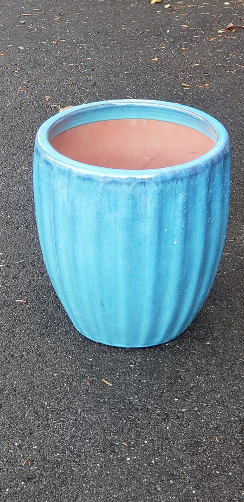 Porcelain/clay Plant Pot