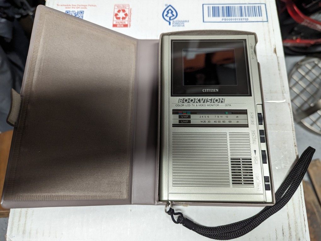 Vintage Citizen Book Vision Color LCD TV & Video Monitor Model 05TA-2A