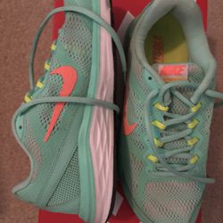 Nike Women’s Shoes 