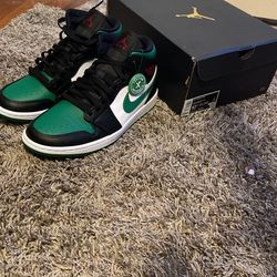 Jordan 1 Mids Pine Green