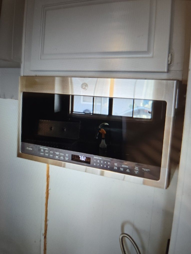 G E microwave 
