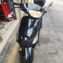 50cc Scooter With Usb, Brand New Tires And Many New Parts 