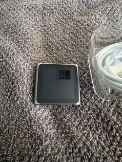 Apple Nano 6 gen like new mint