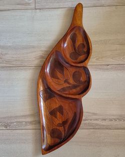 Vintage Hand Carved Wood Leaf-Shaped Three Part Divided Serving Tray MCM