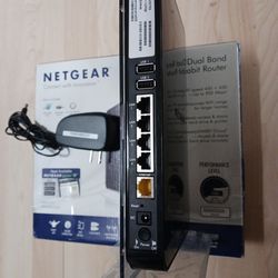 NETGEAR  N900 Wireless Dual Band Gigabit Router 