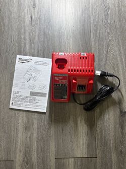 Milwaukee M-18- M-12 Charger