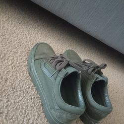 Green Half Sued Shoes Vans 