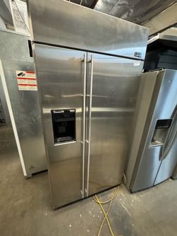 Ge 42”Stainless Steel Side-by-Side Refrigerator with Ice Dispenser