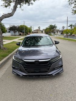 2018 HONDA ACCORD TOURING FULLY LOADED – CLEAN TITLE
