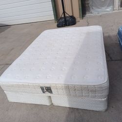Queen Mattress And Box Spring 