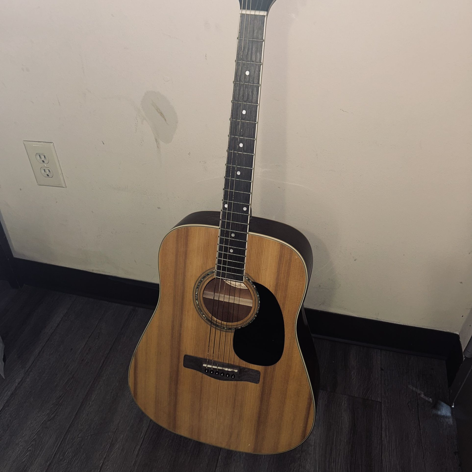 Mitchell D120 Acoustic Guitar