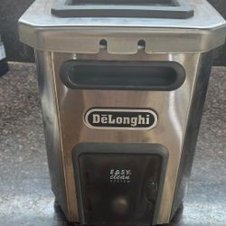 DeLonghi deep Fryer Model No-D44528Dz With Easy Clean System,cool Zone Adjustable Thermostat With Large -1 Gallon Oil Capacity 