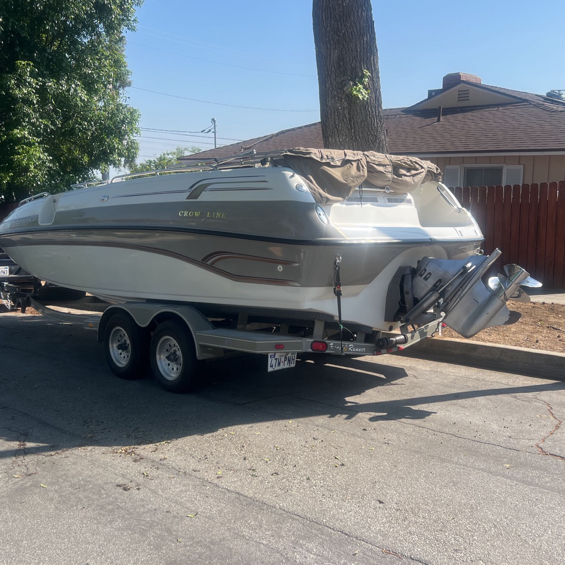 1999 Crownline 238 DB open bow