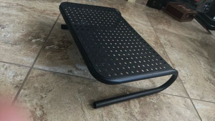 Computer shelf