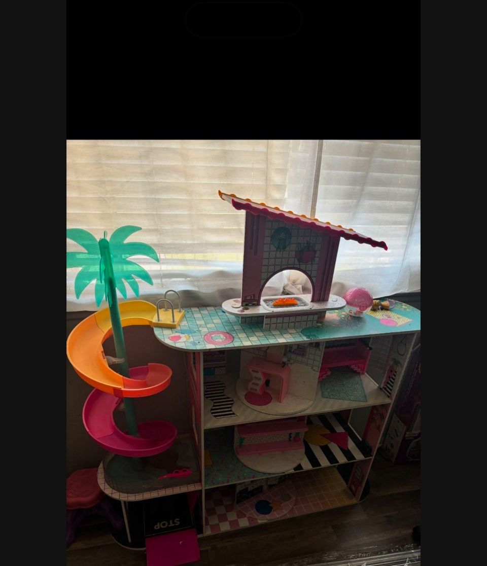 lol doll house