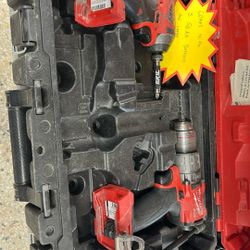 Milwaukee Drill And Impact Kit