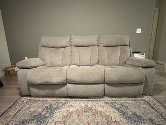Ashley 3-Seater Reclining Sofa w/ Drop-Down Table