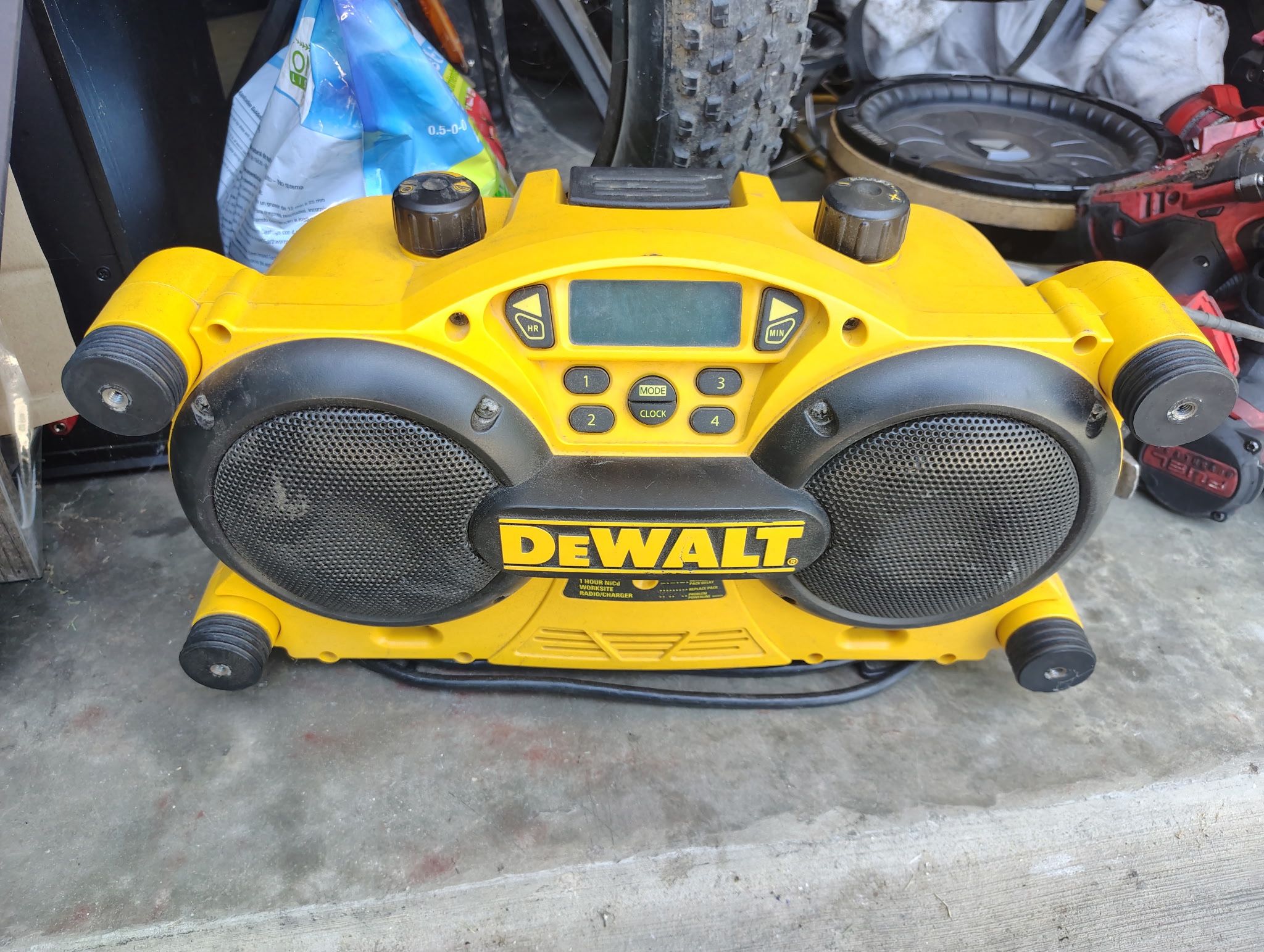 DeWalt radio