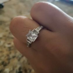 Size 7 Silver N Zirconia Ring