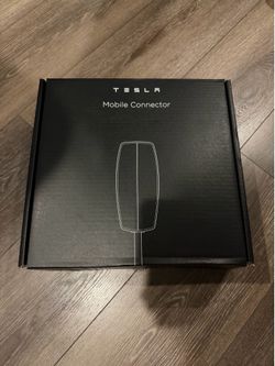 Tesla Mobile Connector - New