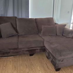 Sectional Sofa Couch Brown Color. $300 Deliver Available If Need 
