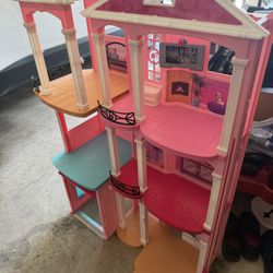 Barbie Doll House 