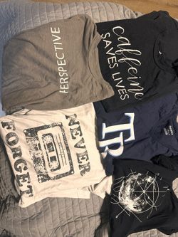 5 Tshirts Woman’s Large 