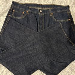 501 LEVIS JEANS 