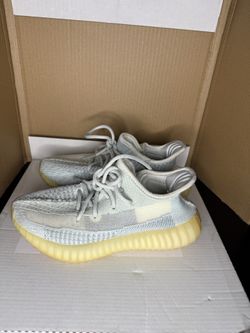 Yeezy boost 350V2 Cloud White Reflective Size 4