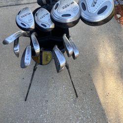 Left Hand Men’s Golf Clubs!