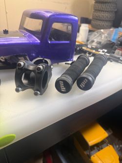 ODI Black longneck Bike Grips with specialized Stem