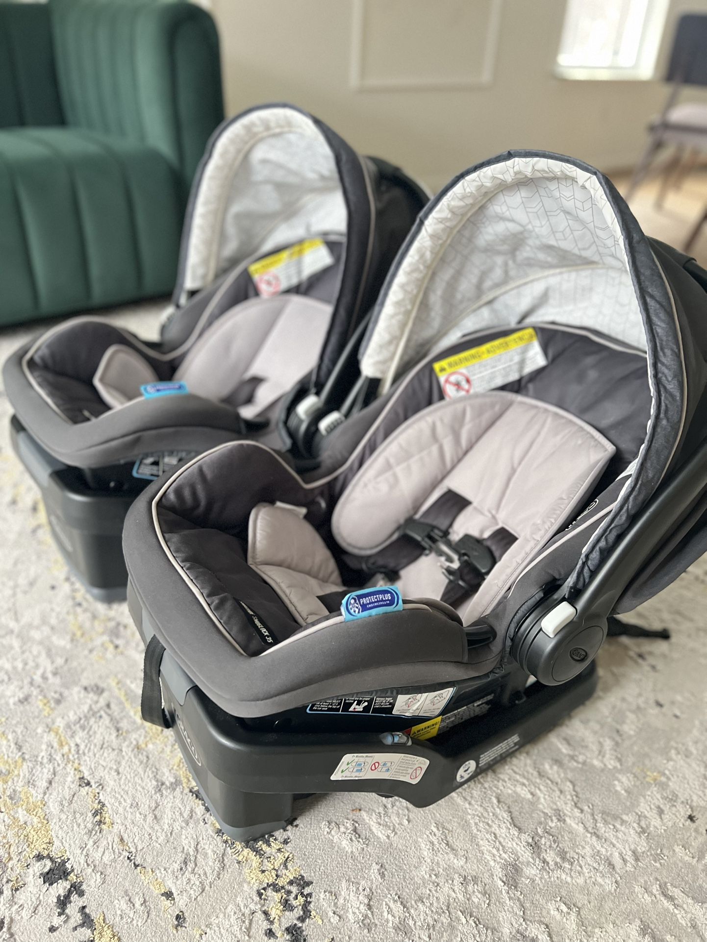 SNUGRIDE SNUGLOCK 35 car seat With Base.