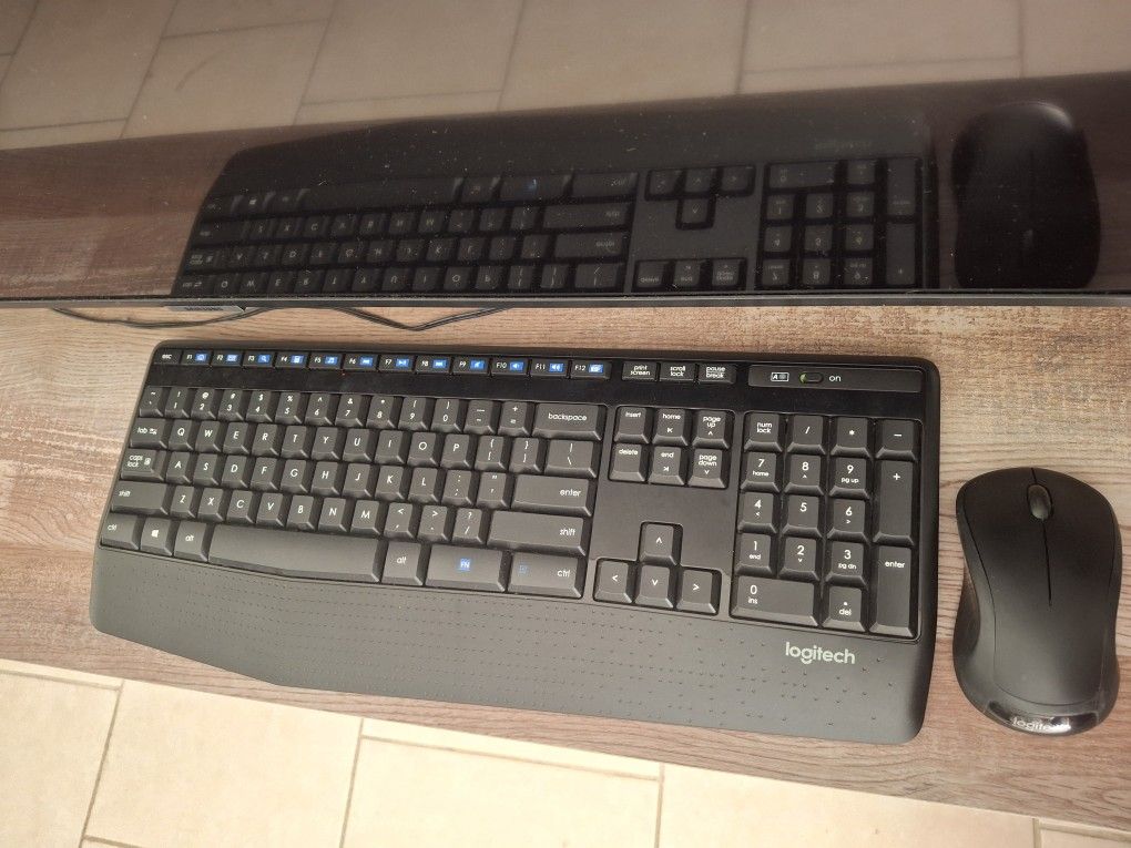 Wireless Keyboard w/ wireless mouse