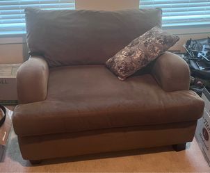 Free Oversized Chair