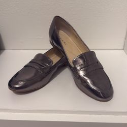 Women’s Tahari Jada Silver Flat Shoe